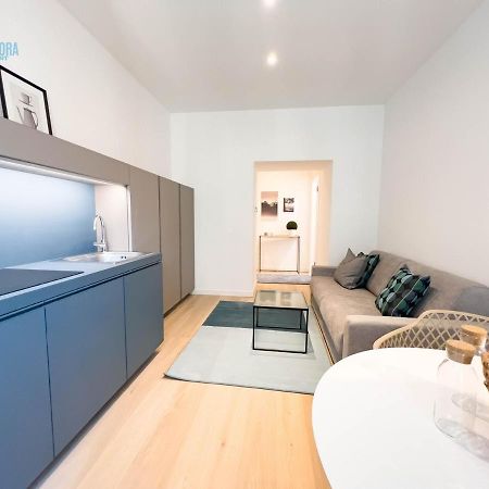 Slataper 9 Tirabora Short Rent Apartment Trieste Bagian luar foto