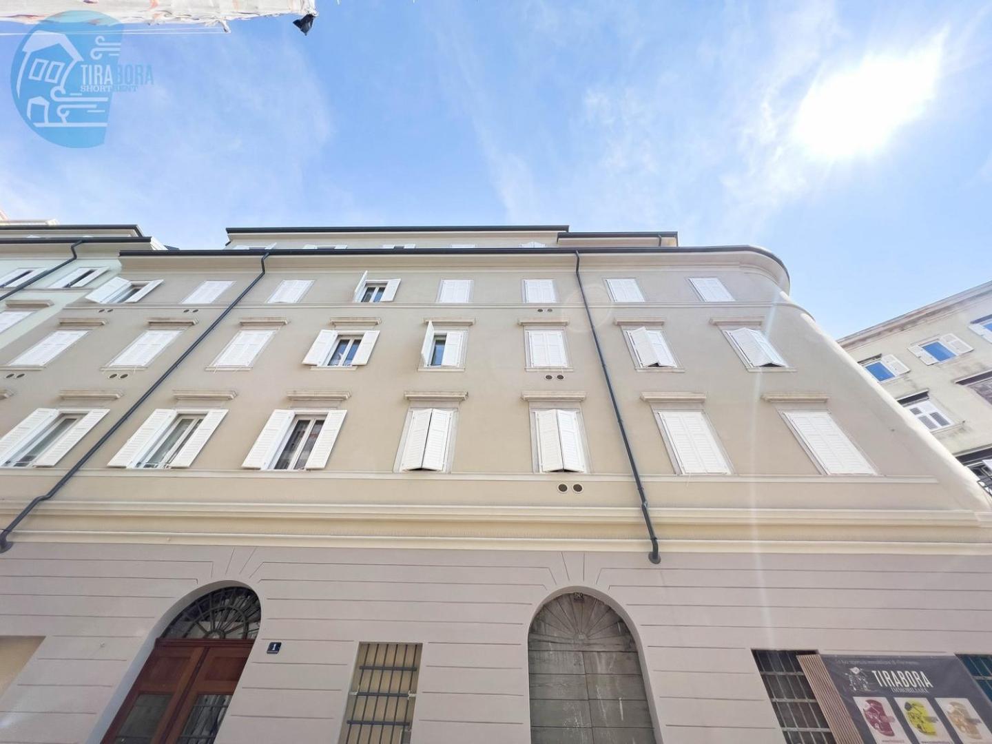 Slataper 9 Tirabora Short Rent Apartment Trieste Bagian luar foto